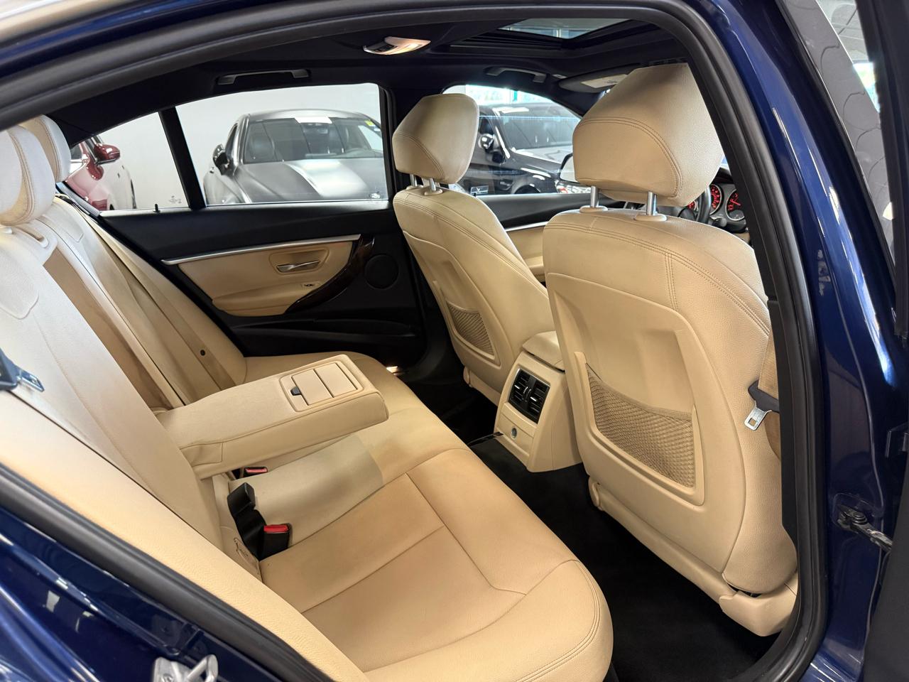 BMW 3-Series 330i xDrive SULEV Sedan 2018