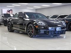 2018 Porsche Panamera 