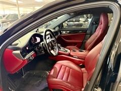 2018 Porsche Panamera 