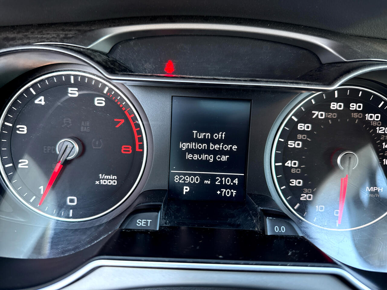 Audi A4 2.0T Sedan quattro Tiptronic 2013 Audi A4 2.0T Sedan quattro Tiptronic 2013