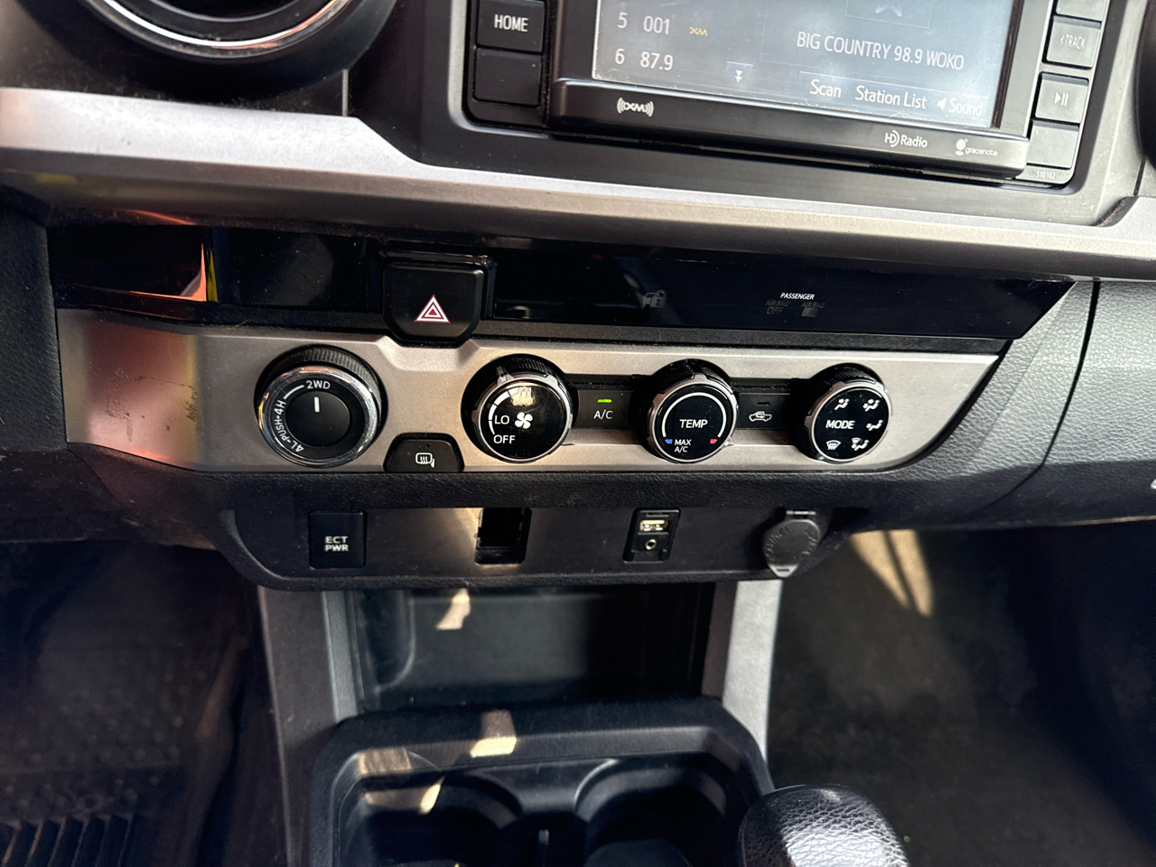 Toyota Tacoma SR5 Double Cab Super Long Bed V6 6AT 4WD 2017