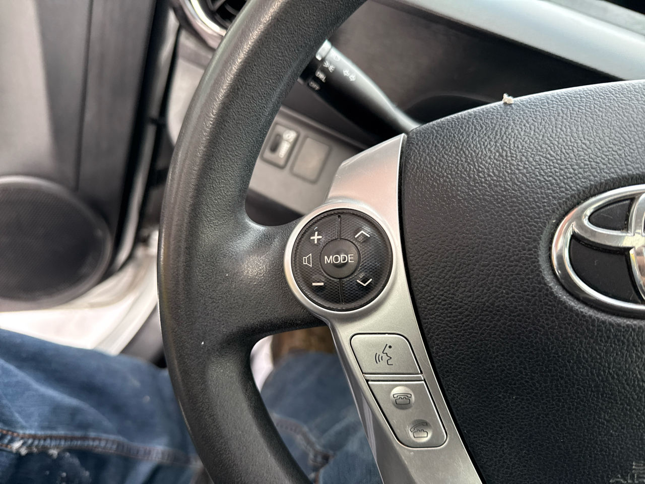 Toyota Prius c Four 2015