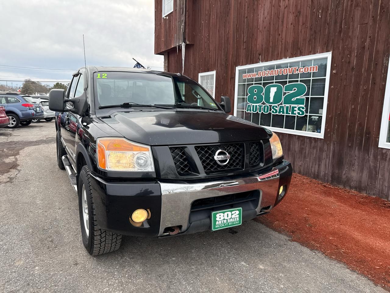 Nissan Titan SV Crew Cab 4WD 2012