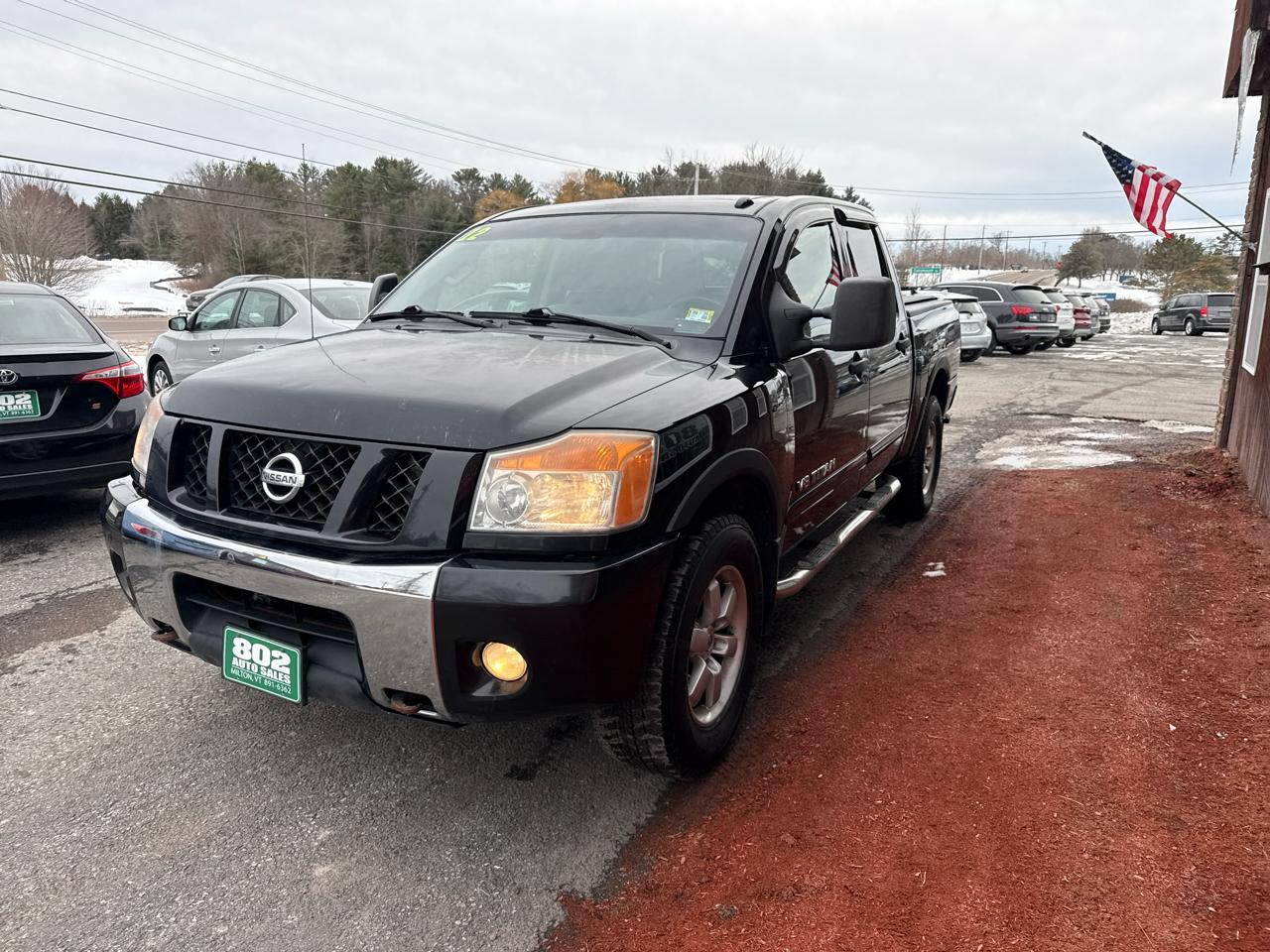 Nissan Titan SV Crew Cab 4WD 2012