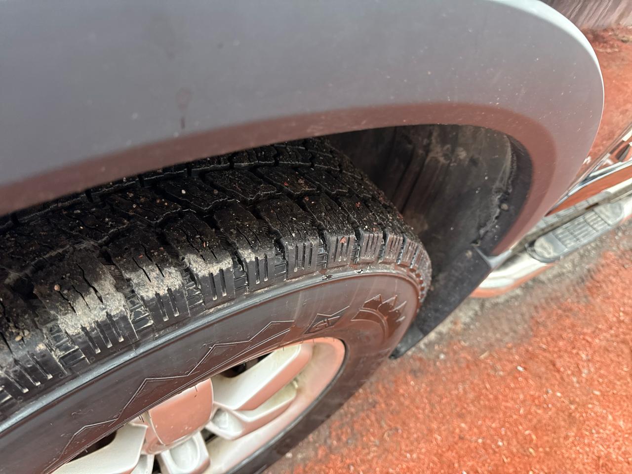 Nissan Titan SV Crew Cab 4WD 2012