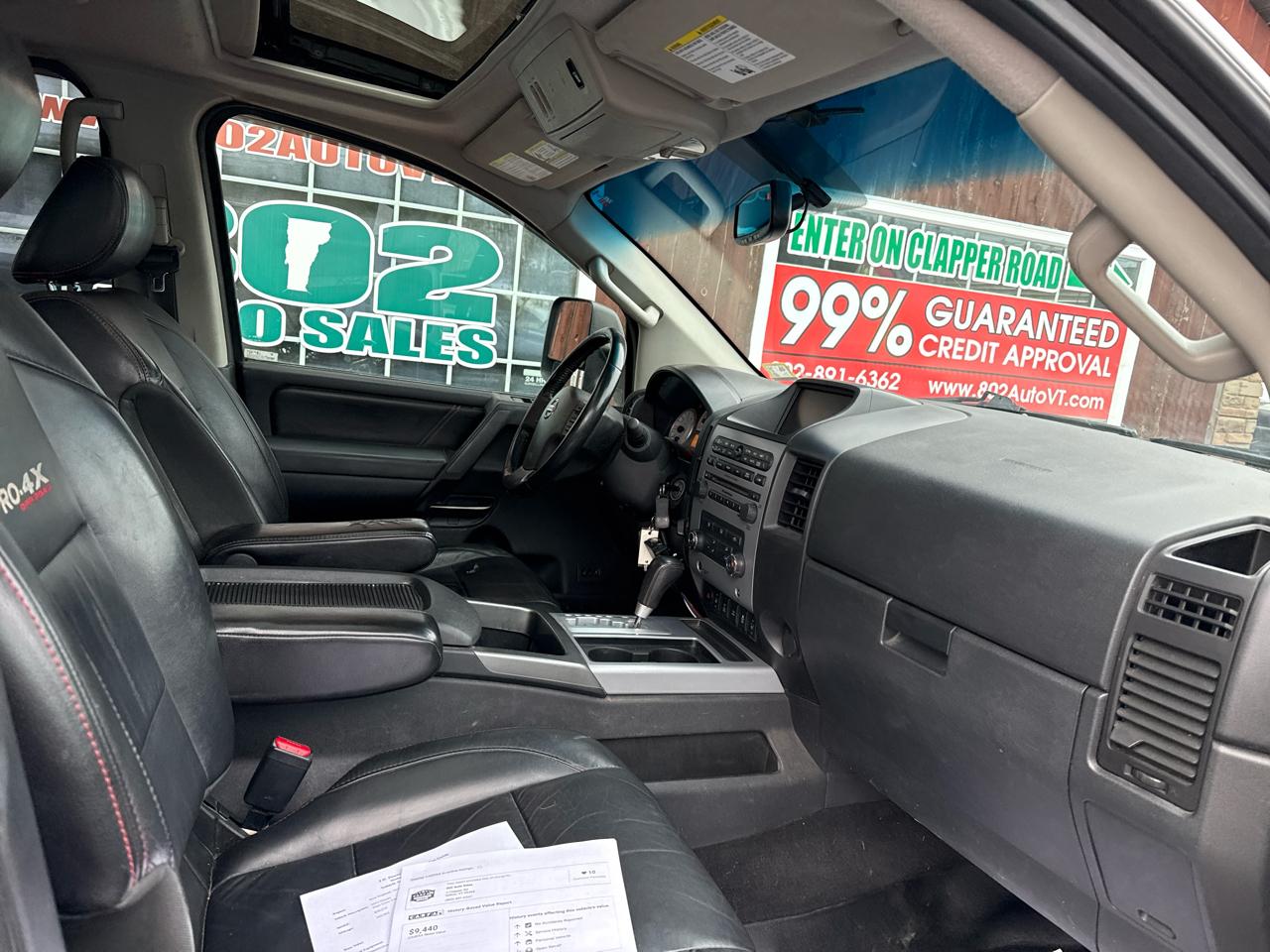 Nissan Titan SV Crew Cab 4WD 2012