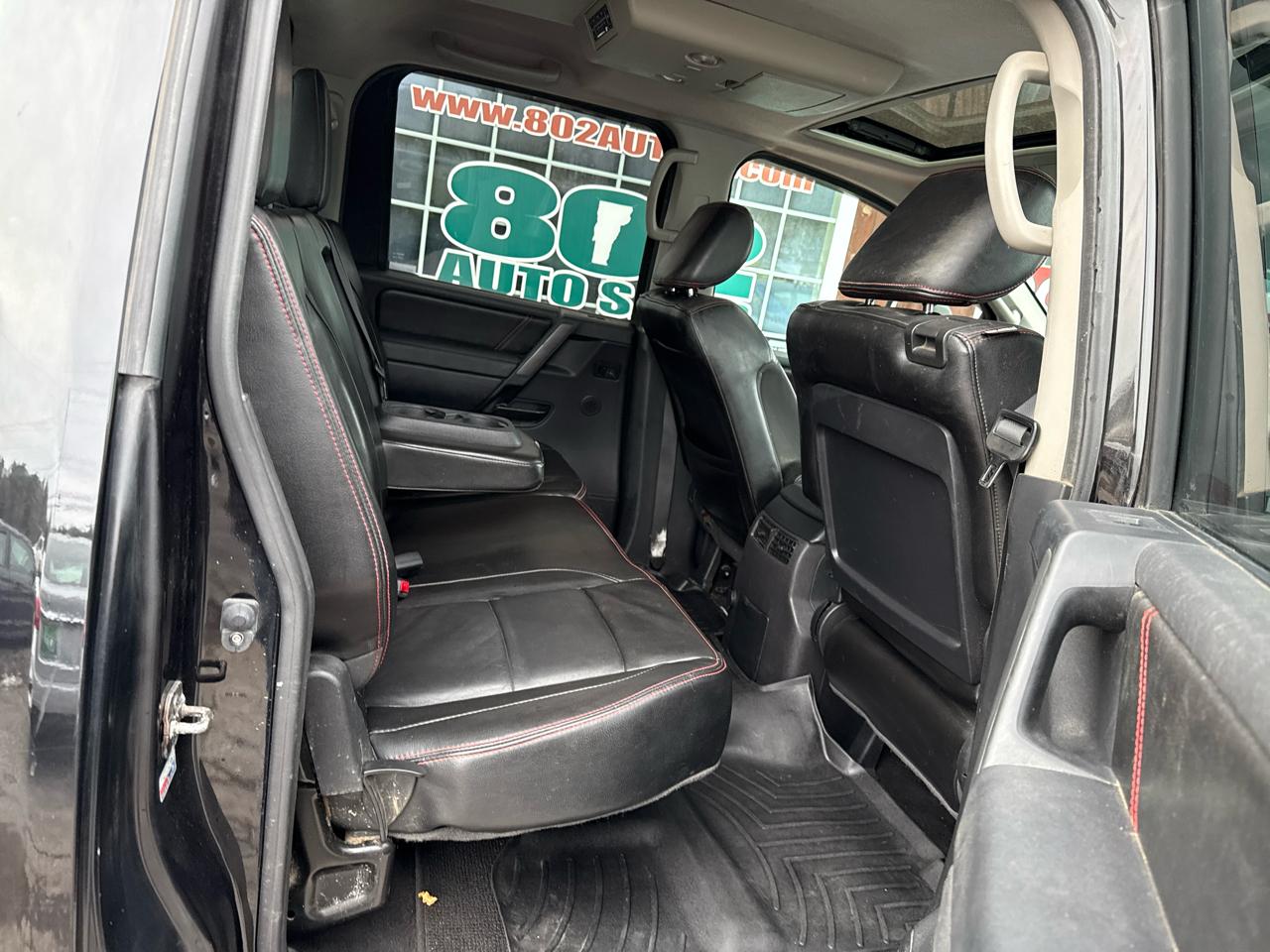 Nissan Titan SV Crew Cab 4WD 2012