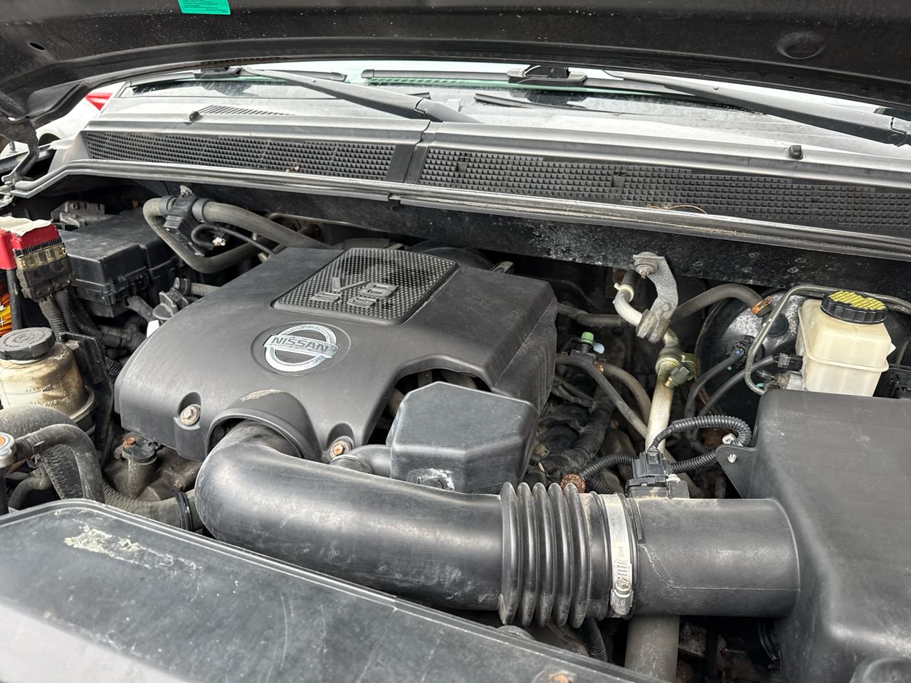 Nissan Titan SV Crew Cab 4WD 2012