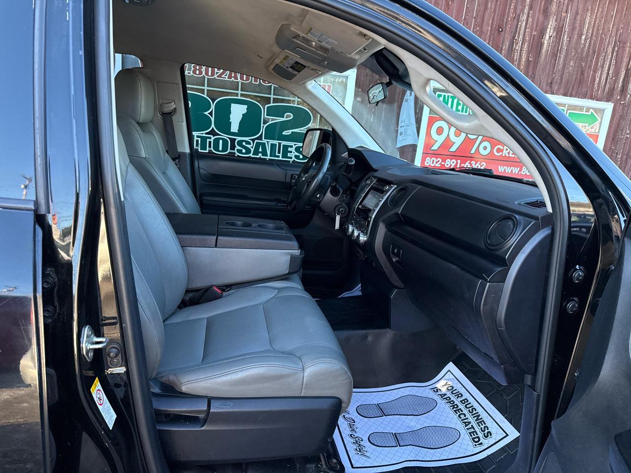 Toyota Tundra SR5 4.6L V8 Double Cab 4WD 2019