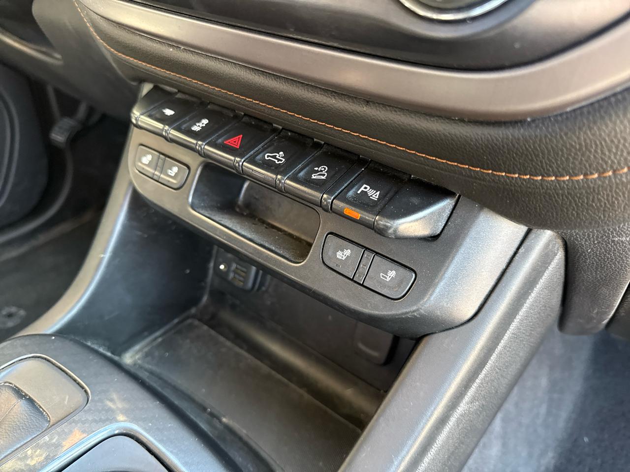 GMC Canyon AT4 Crew Cab w/Leather 4WD 2021