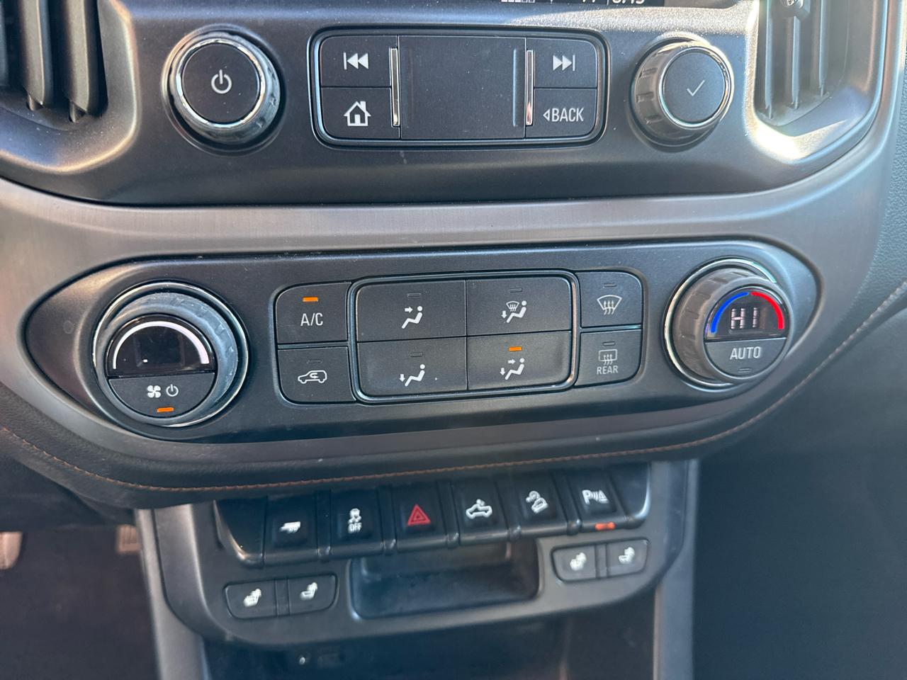 GMC Canyon AT4 Crew Cab w/Leather 4WD 2021