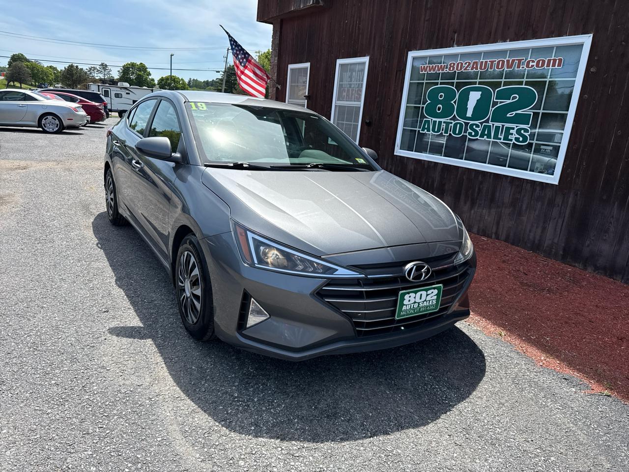 Hyundai Elantra SE 6AT 2019