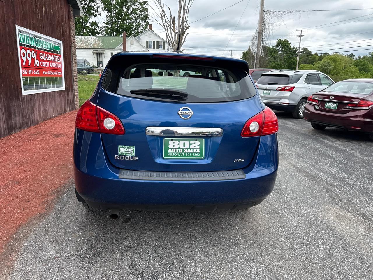 Nissan Rogue S AWD 2011