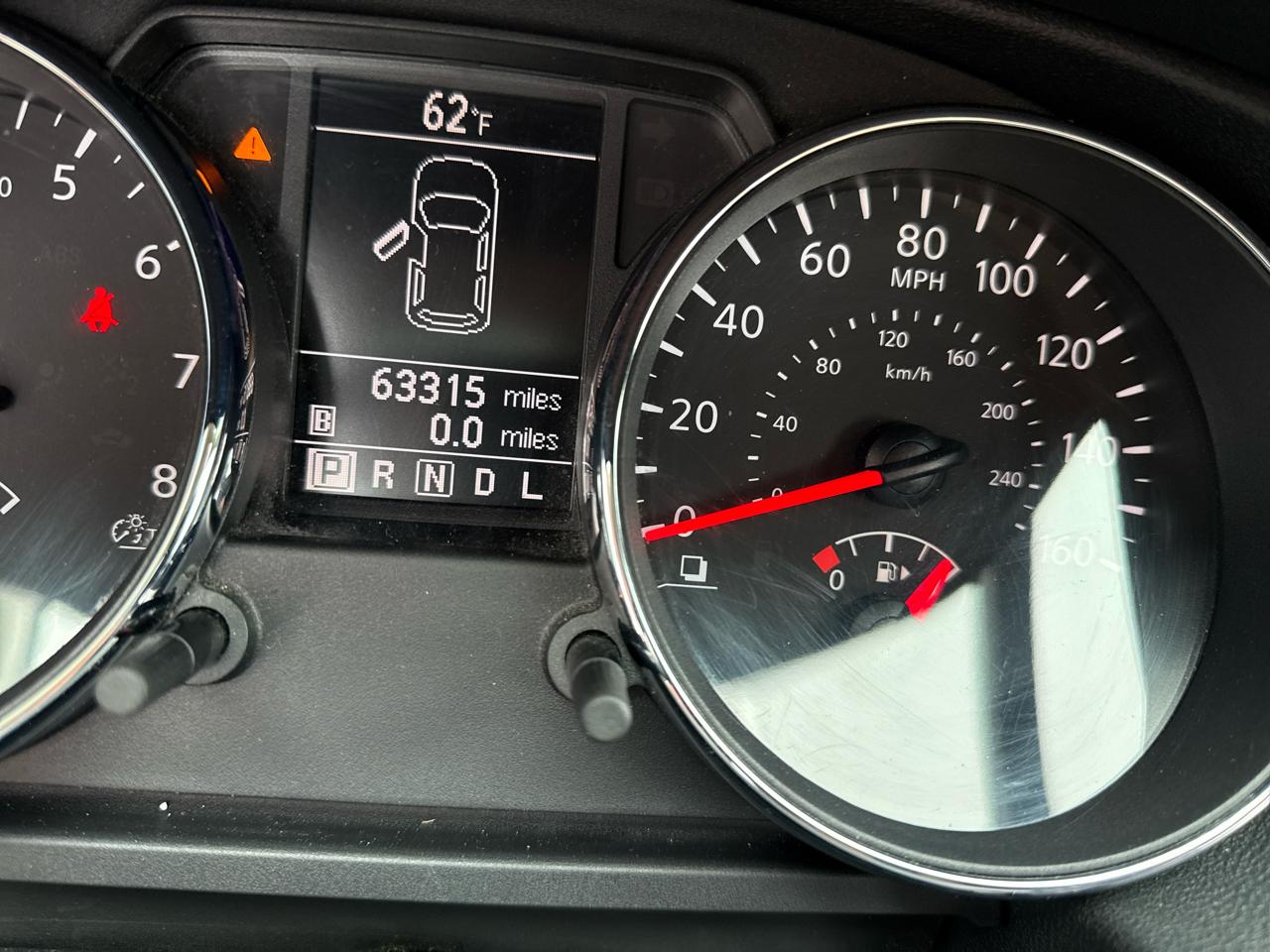 Nissan Rogue S AWD 2011