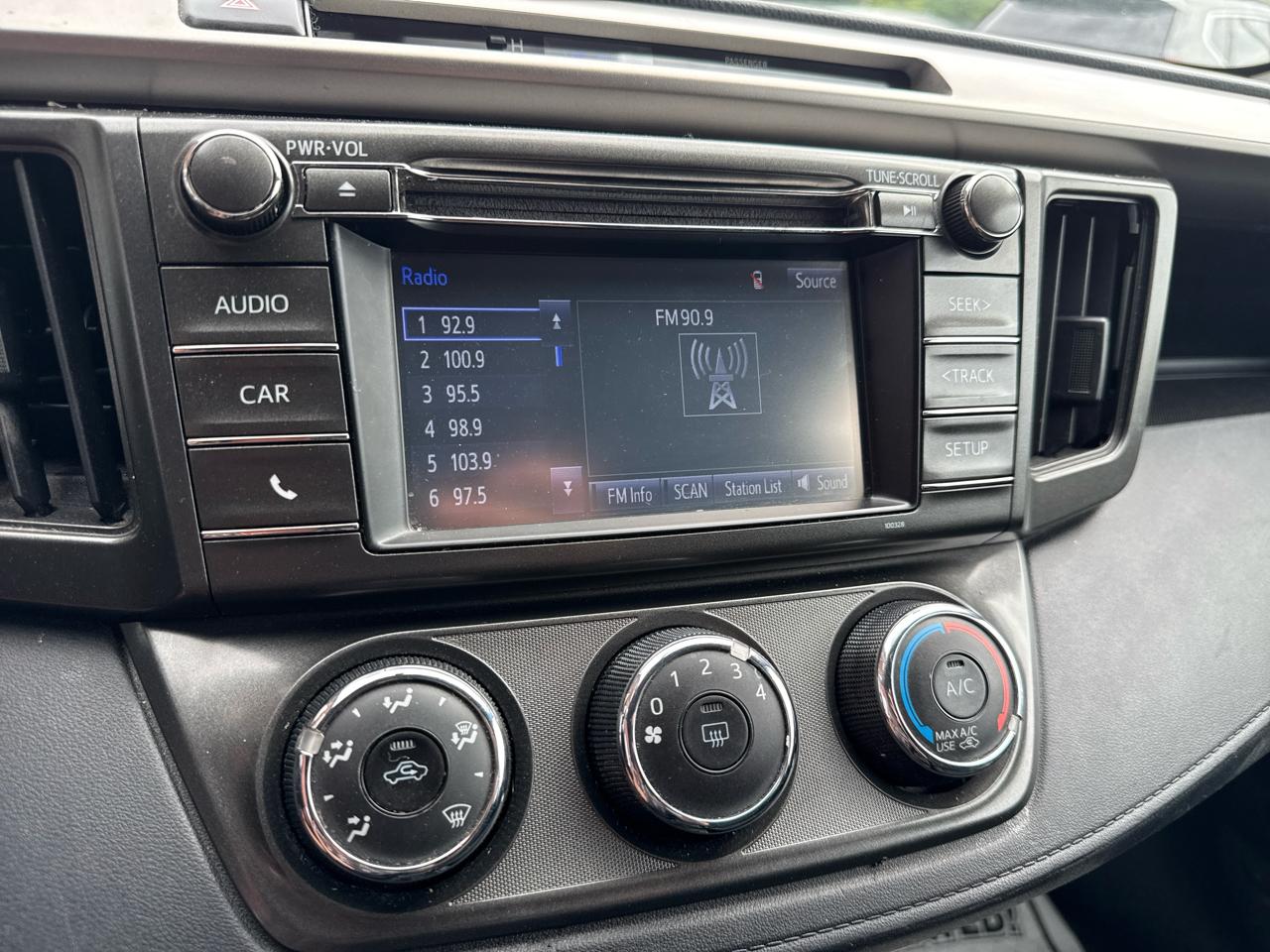Toyota RAV4 LE AWD 2015