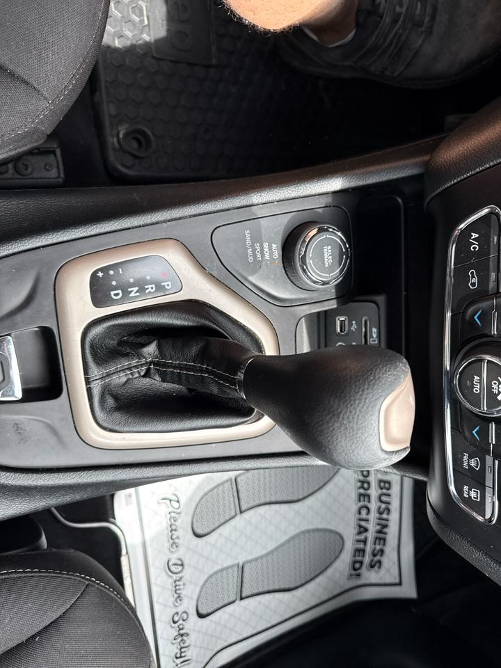 Jeep Cherokee Latitude 4WD 2016