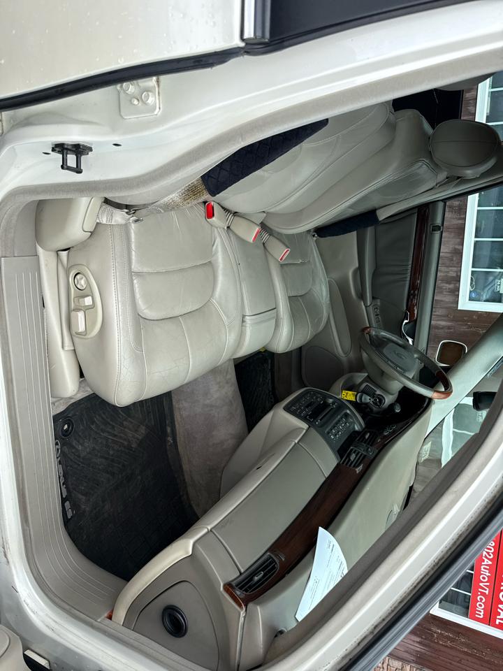 Cadillac DeVille DHS 2000
