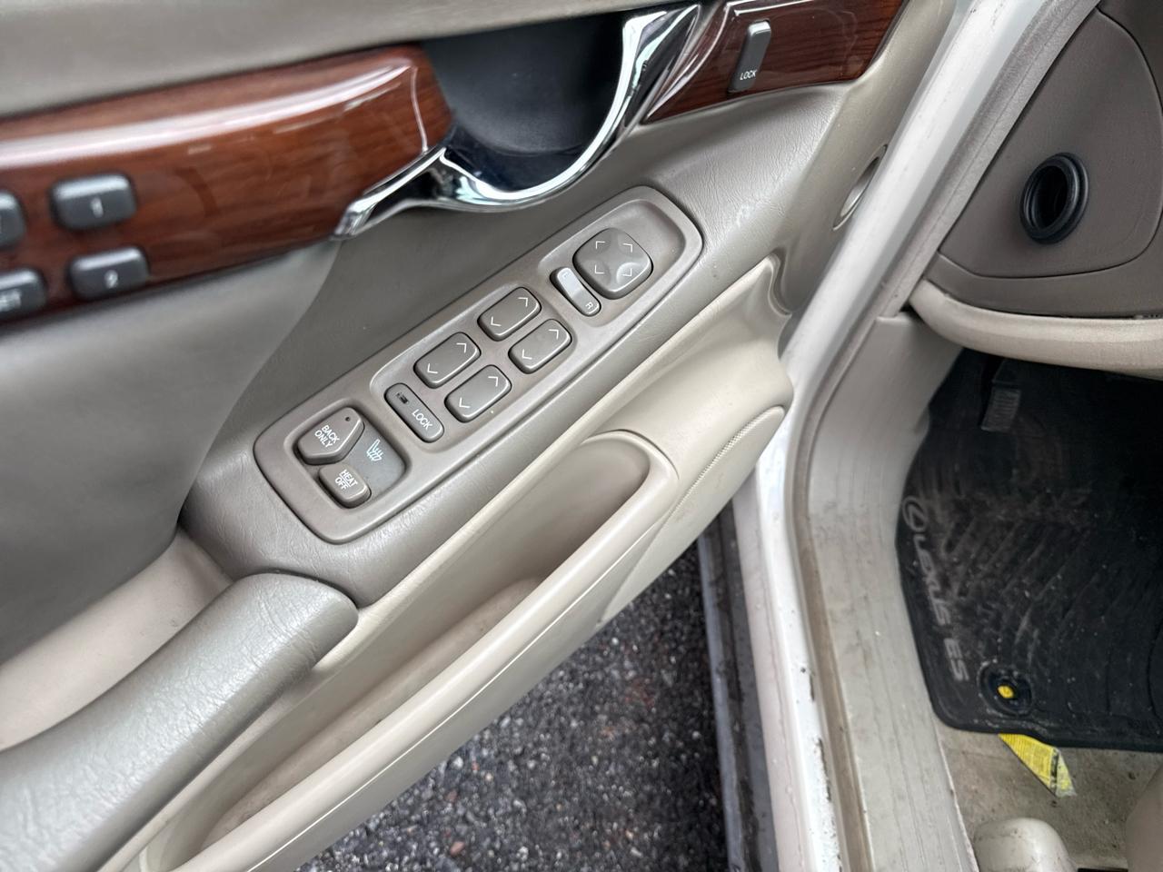 Cadillac DeVille DHS 2000