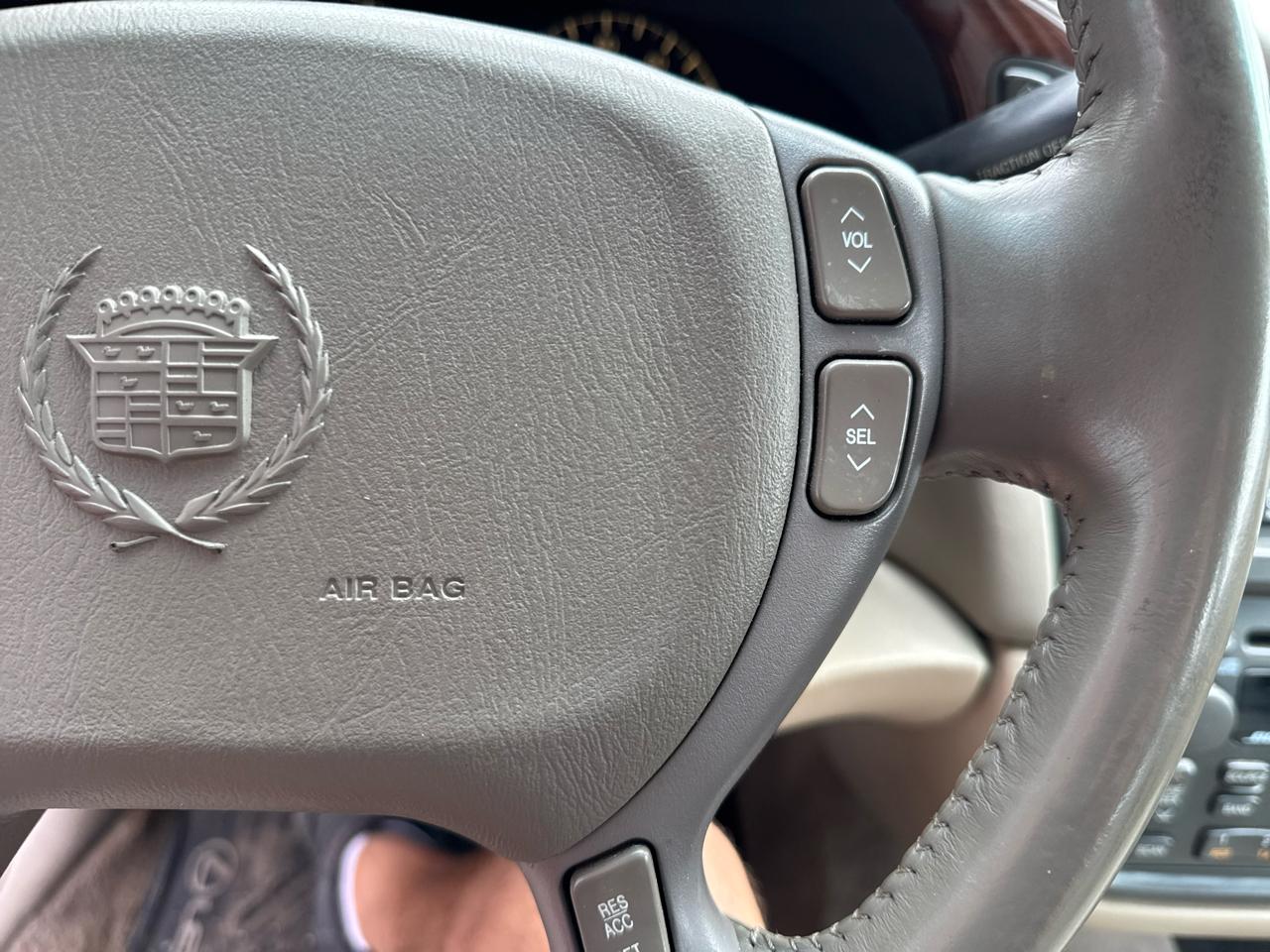 Cadillac DeVille DHS 2000