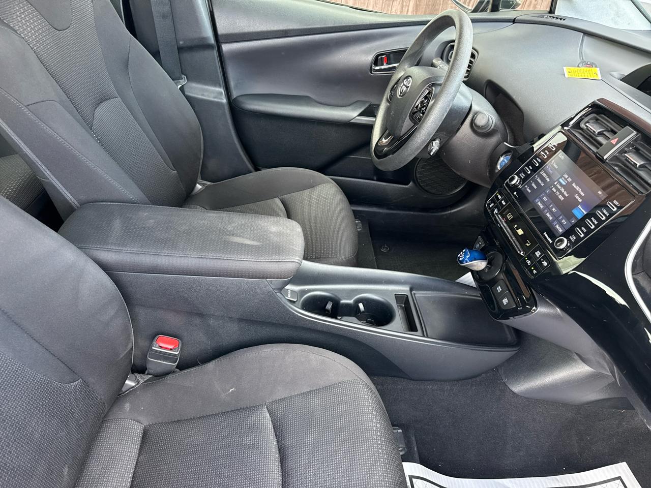 Toyota Prius LE AWD-e 2021