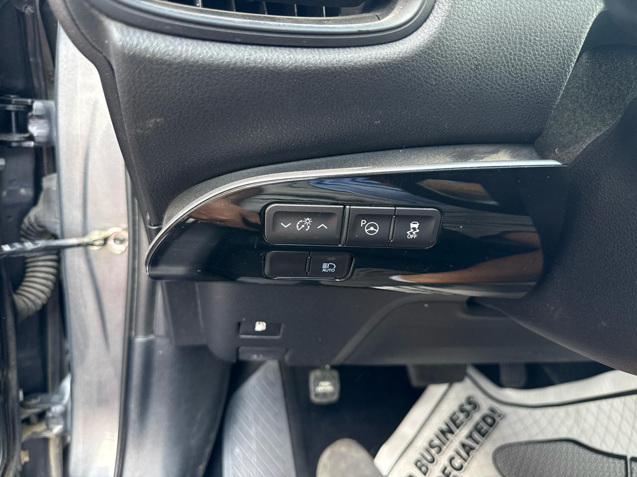 Toyota Prius LE AWD-e 2021