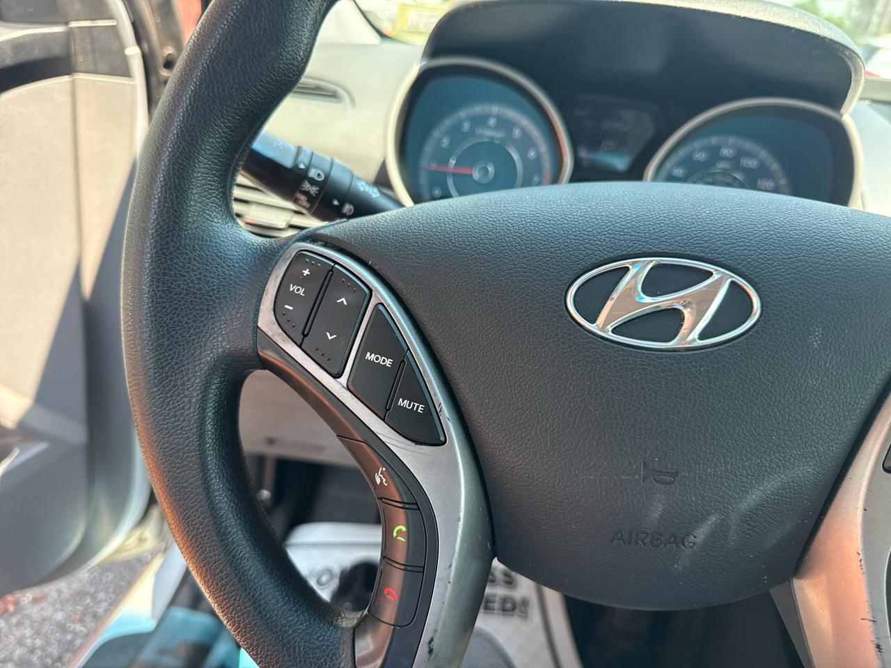 Hyundai Elantra Limited 2013
