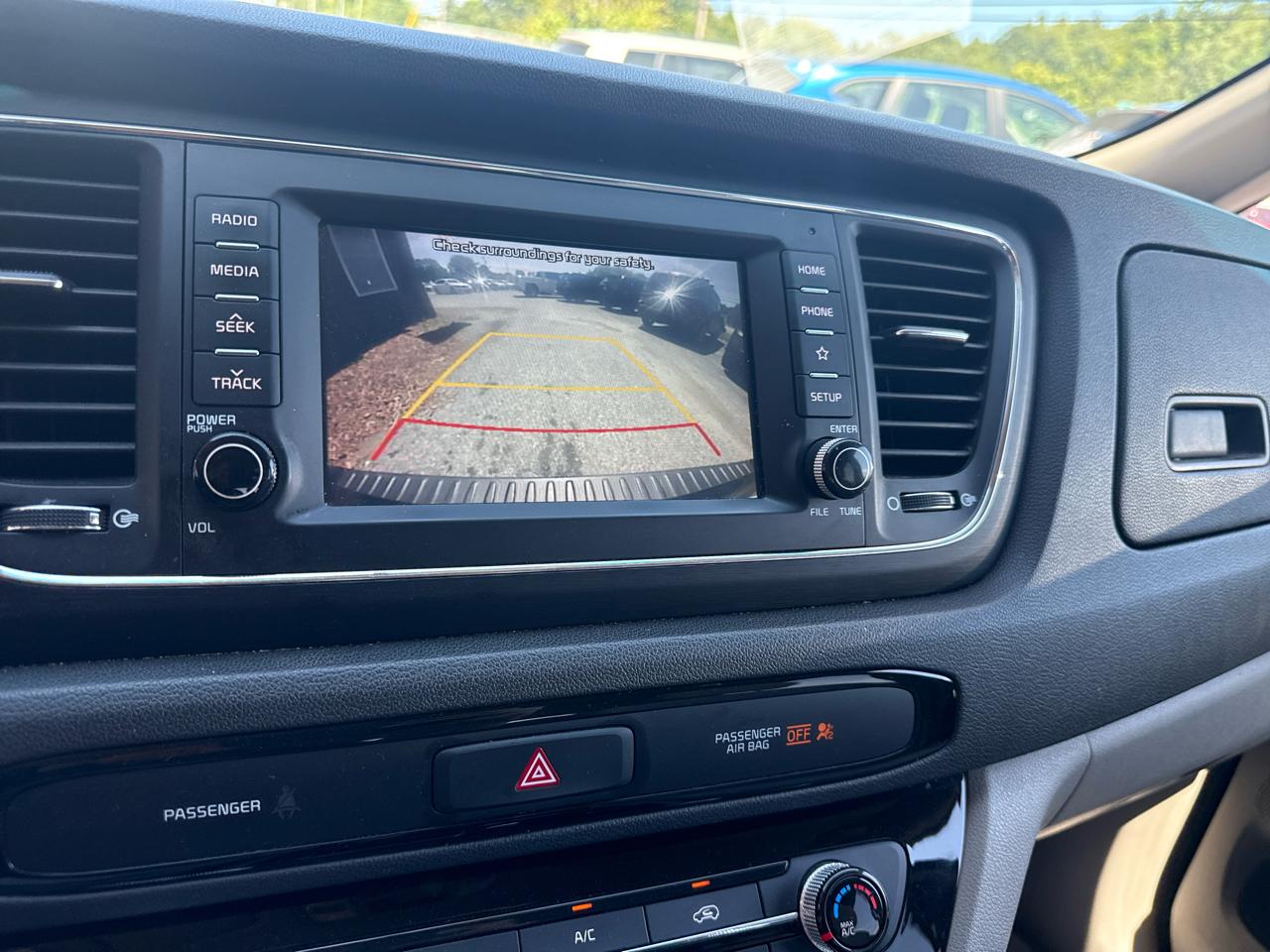 Kia Sedona LX 2021