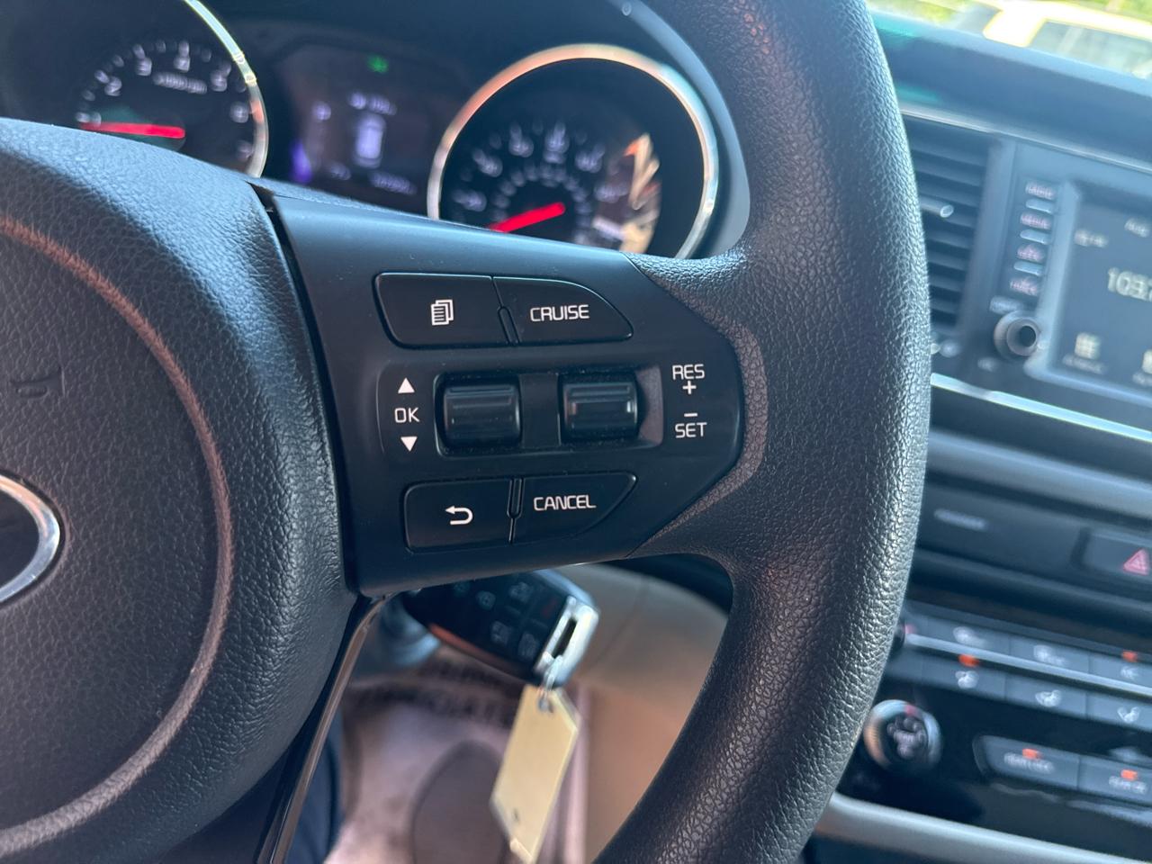 Kia Sedona LX 2021