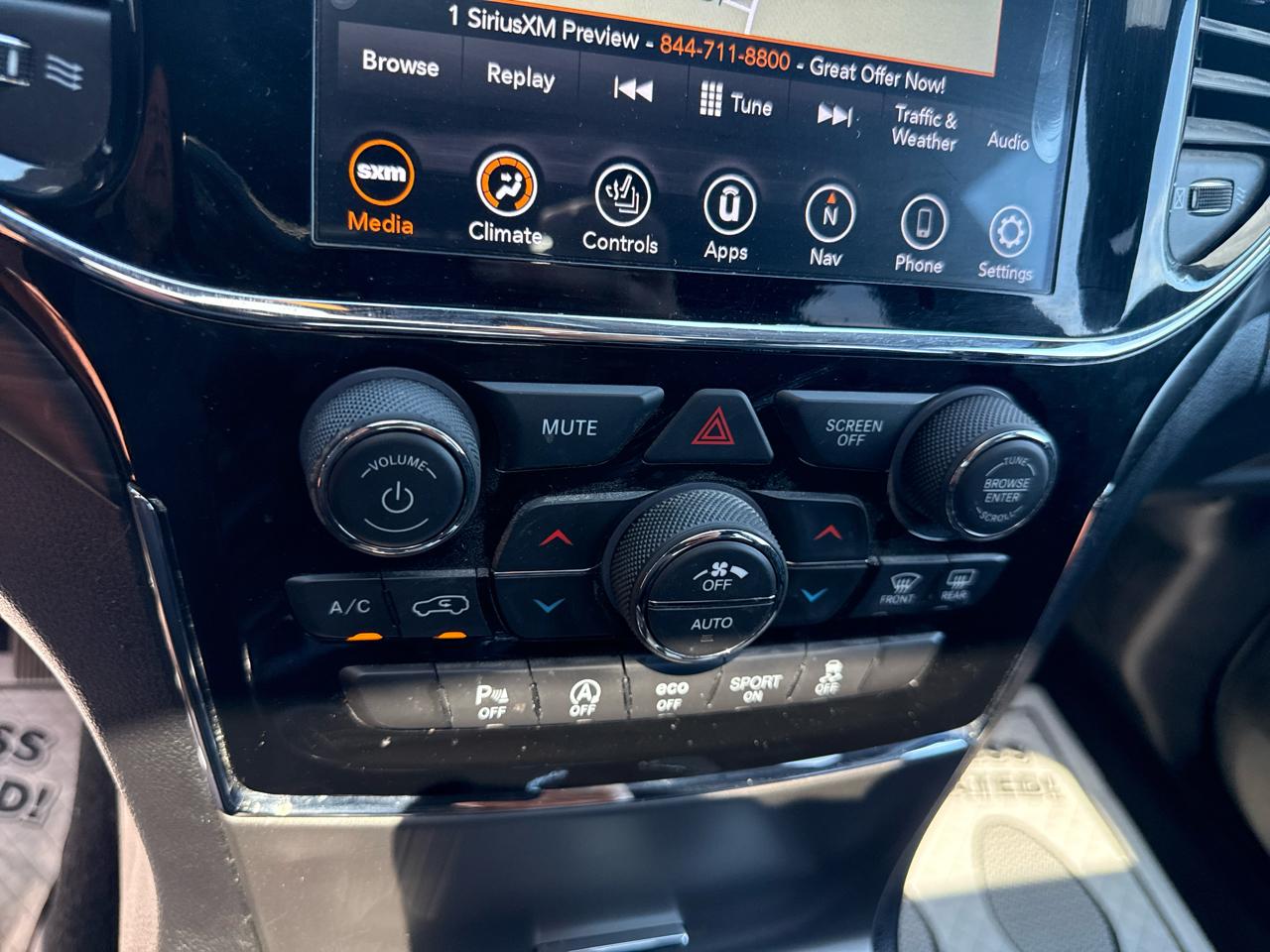 Jeep Grand Cherokee Laredo 4WD 2020