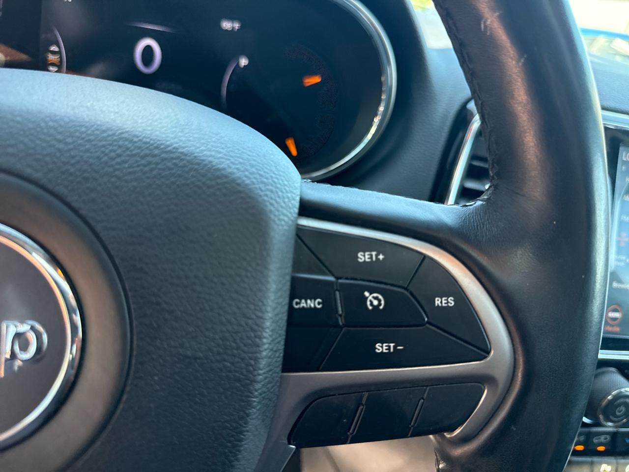 Jeep Grand Cherokee Laredo 4WD 2020