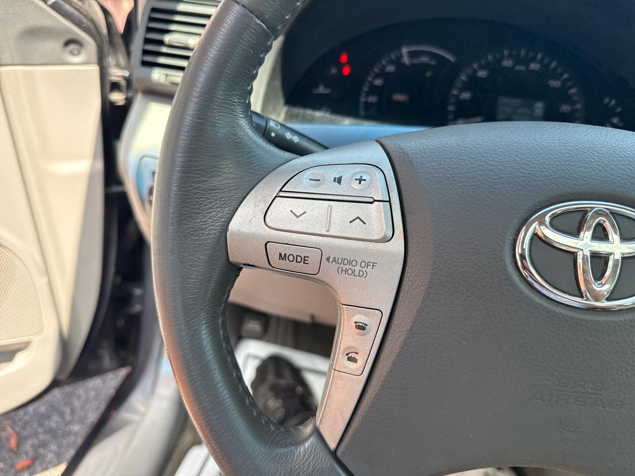 Toyota Camry Hybrid Sedan 2007