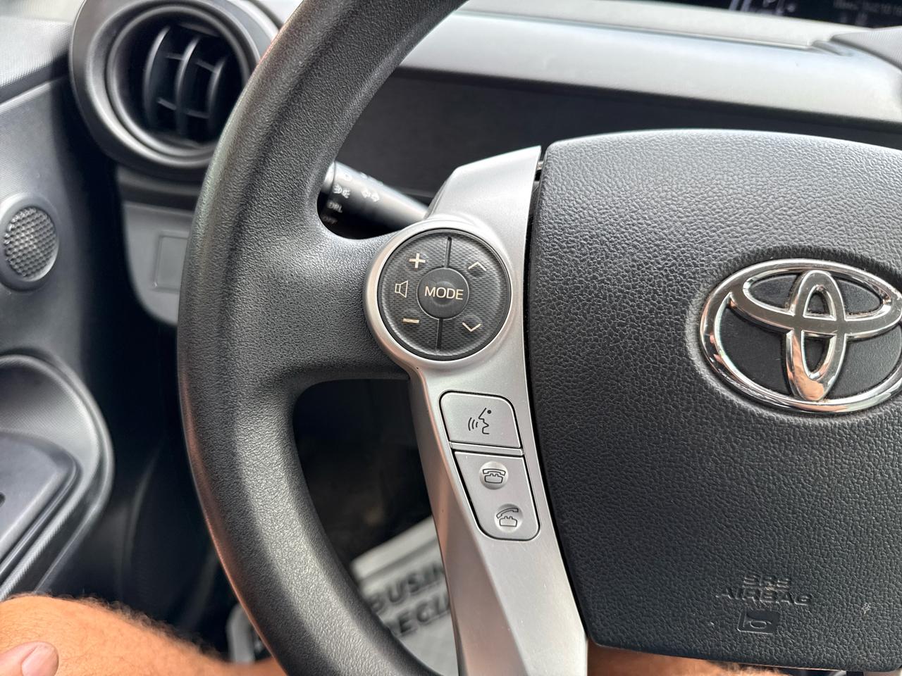 Toyota Prius c Four 2015
