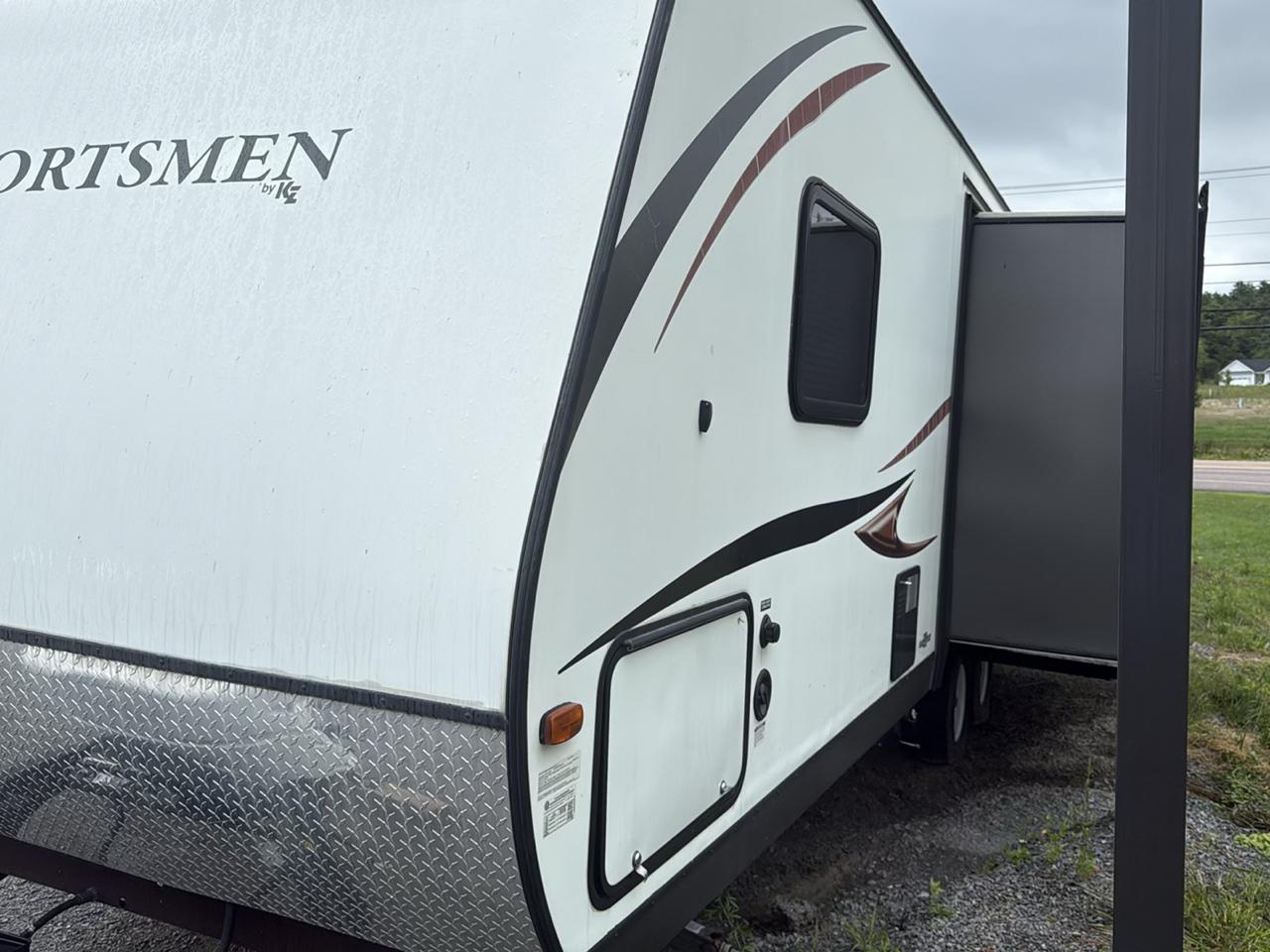 KZ Recreational Vehicles Sportsmen  2014