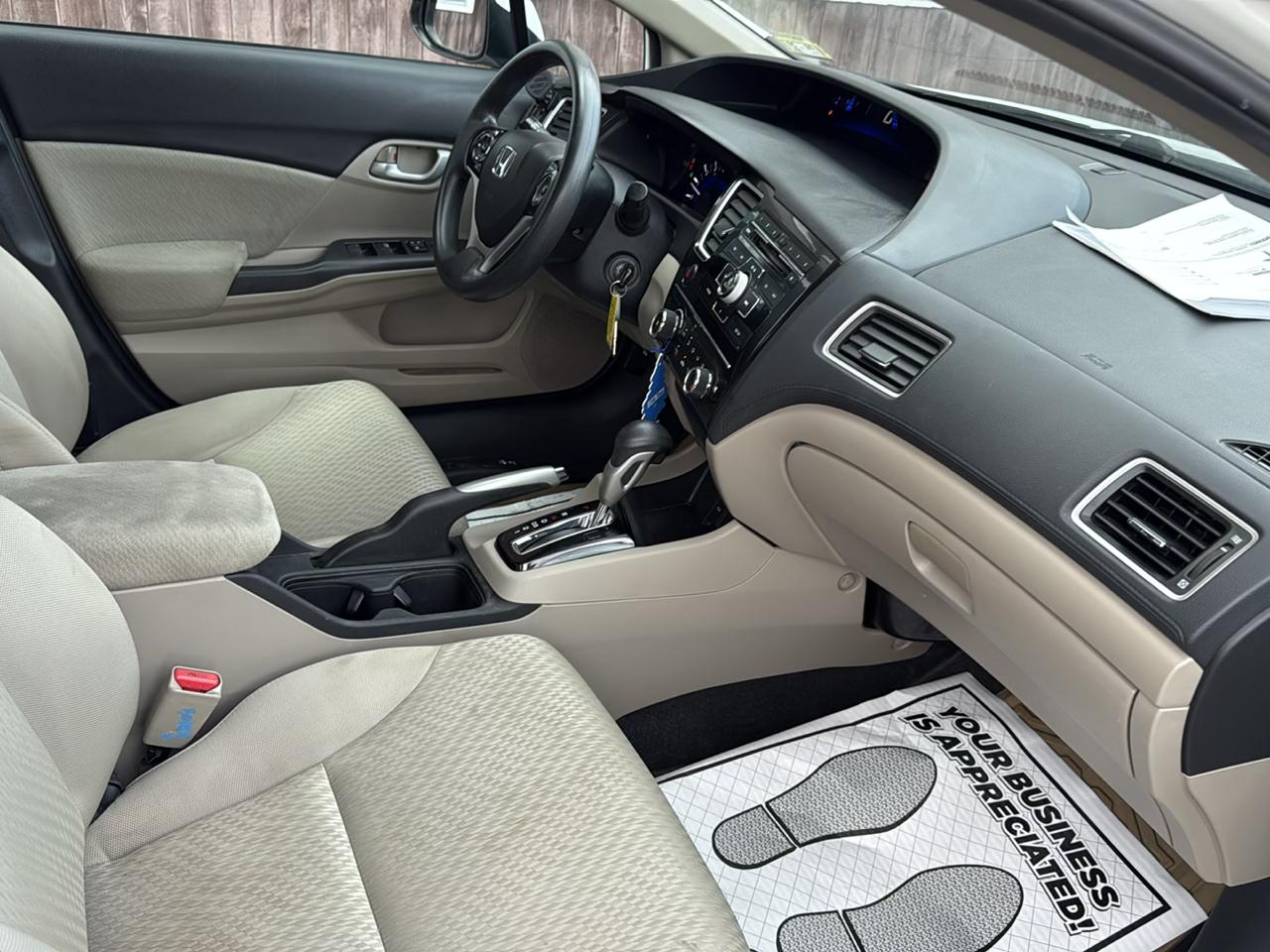 Honda Civic LX Sedan 5-Speed AT 2013