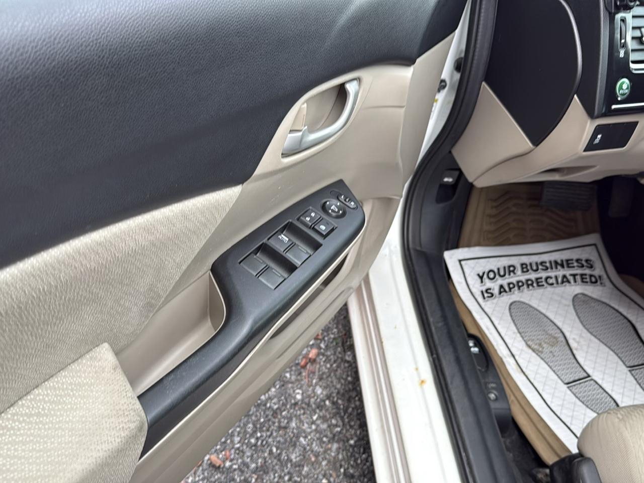 Honda Civic LX Sedan 5-Speed AT 2013