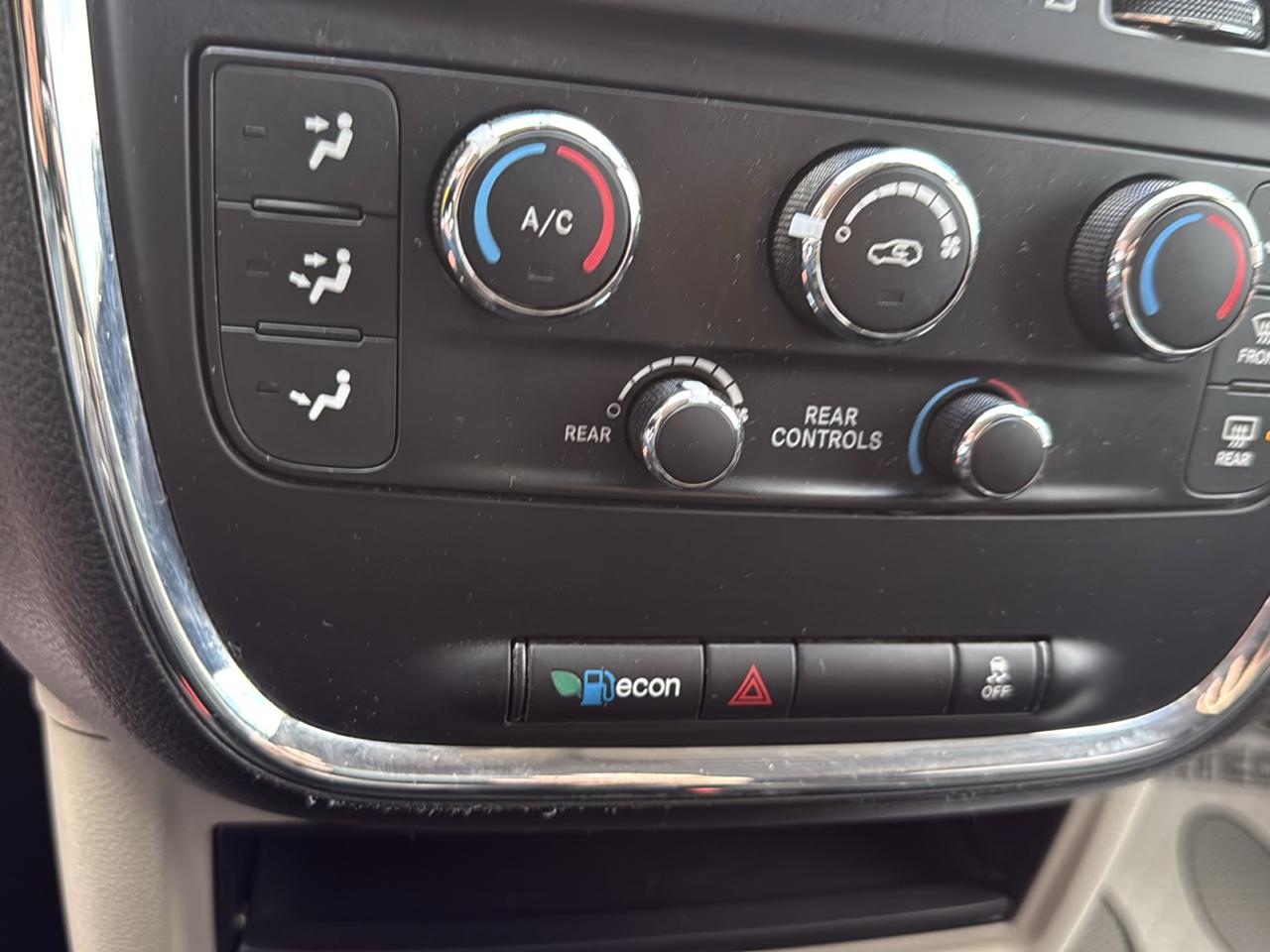 Dodge Grand Caravan SE 2017