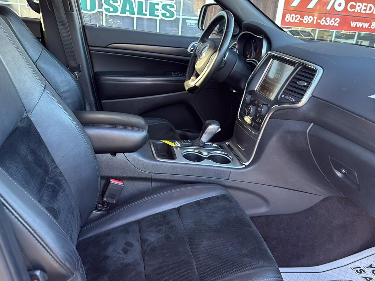Jeep Grand Cherokee Laredo 4WD 2017
