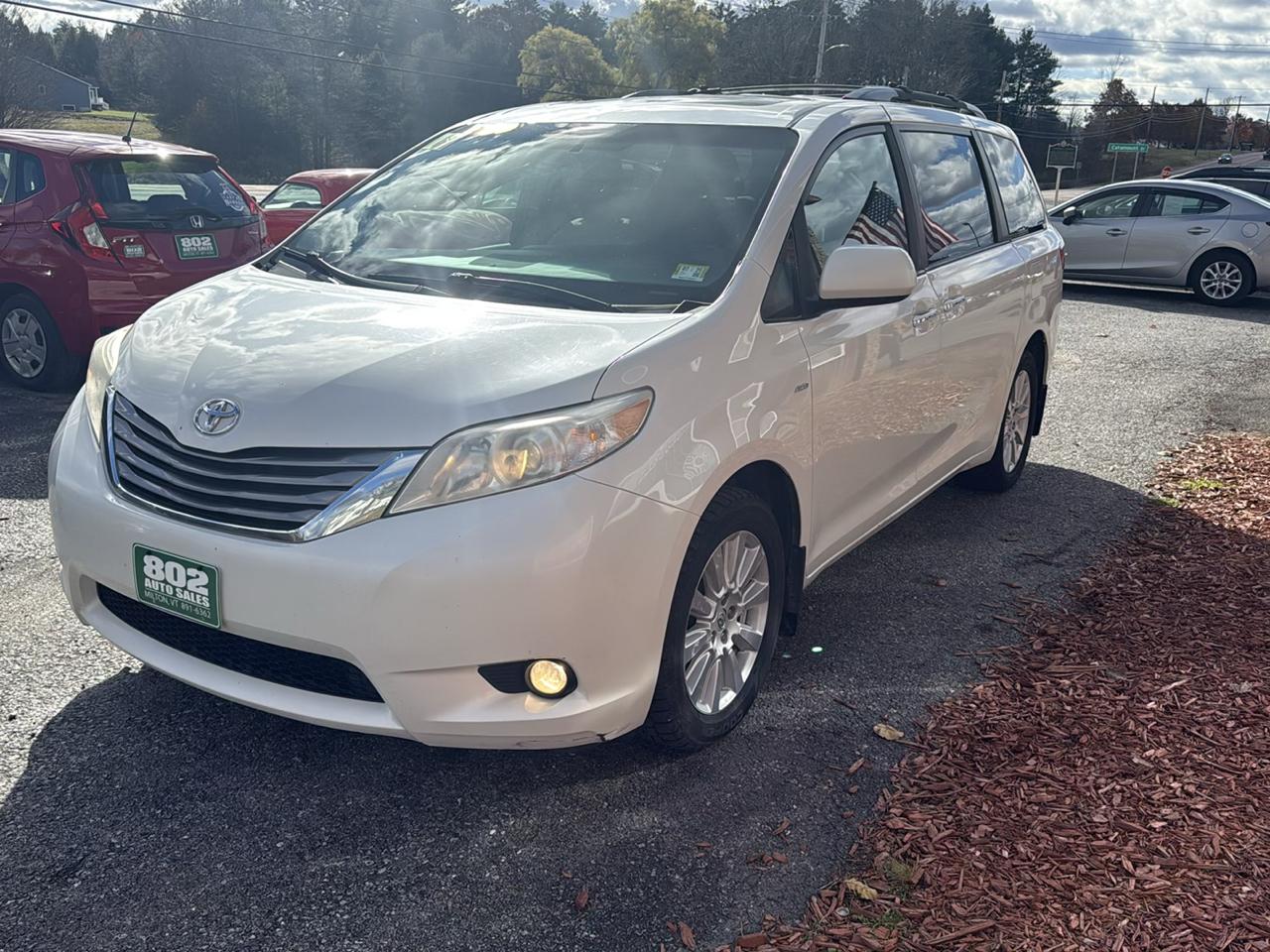 Toyota Sienna XLE 7-Passenger AWD 2017