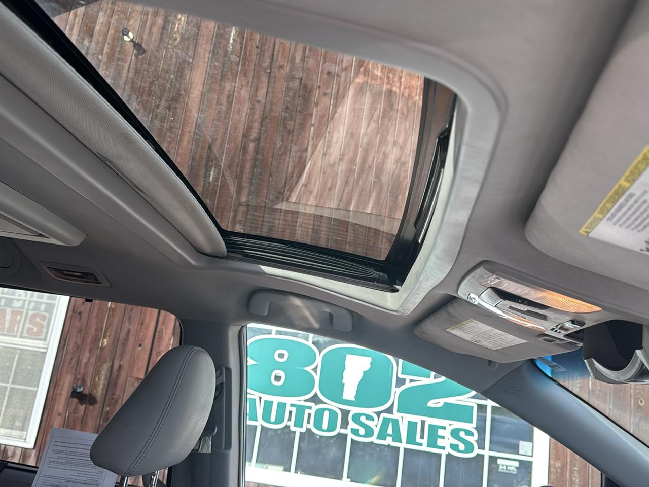 Toyota Sienna XLE 7-Passenger AWD 2017