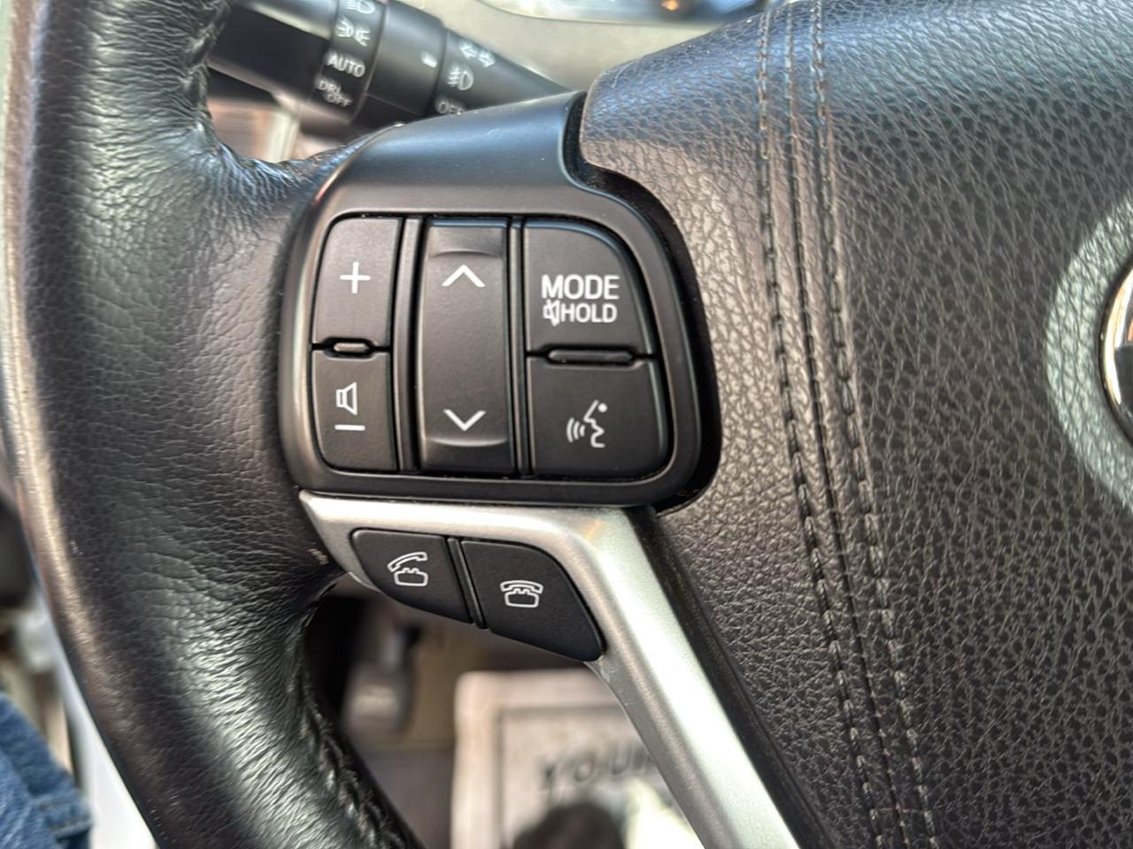 Toyota Sienna XLE 7-Passenger AWD 2017