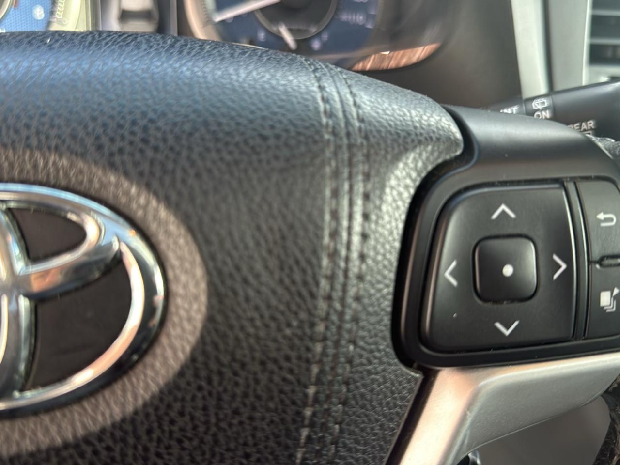Toyota Sienna XLE 7-Passenger AWD 2017