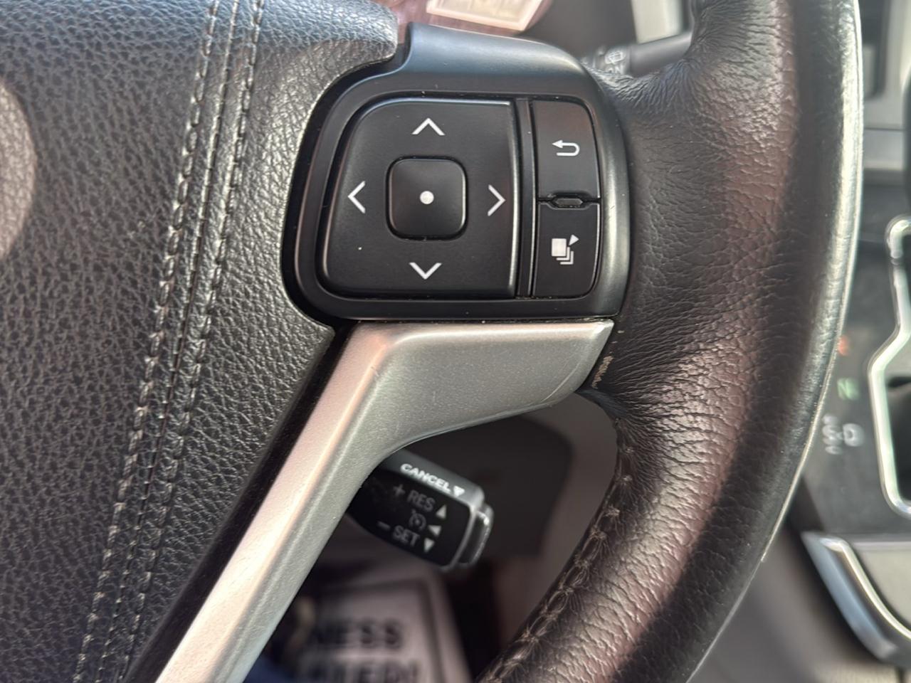Toyota Sienna XLE 7-Passenger AWD 2017