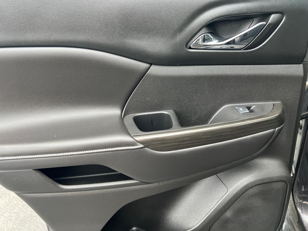 GMC Acadia AWD 4dr SLT w/SLT-1 2017