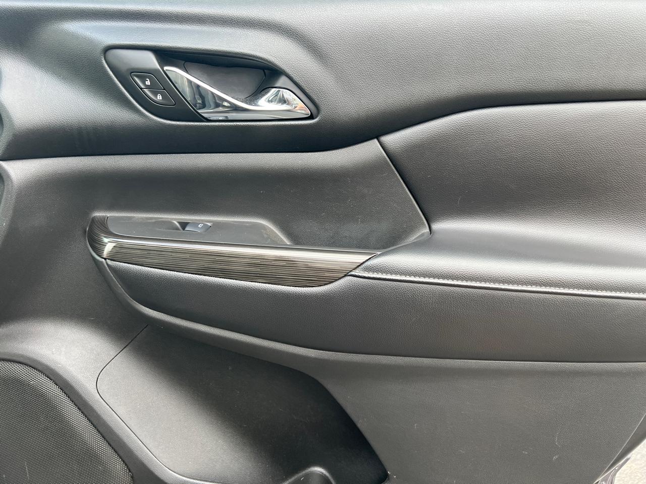 GMC Acadia AWD 4dr SLT w/SLT-1 2017