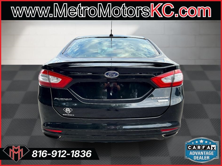 2016 Ford Fusion Titanium photo 2