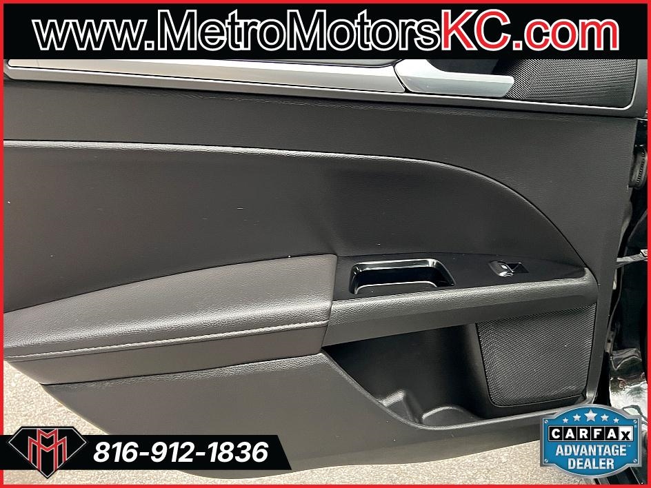 2016 Ford Fusion Titanium photo 18