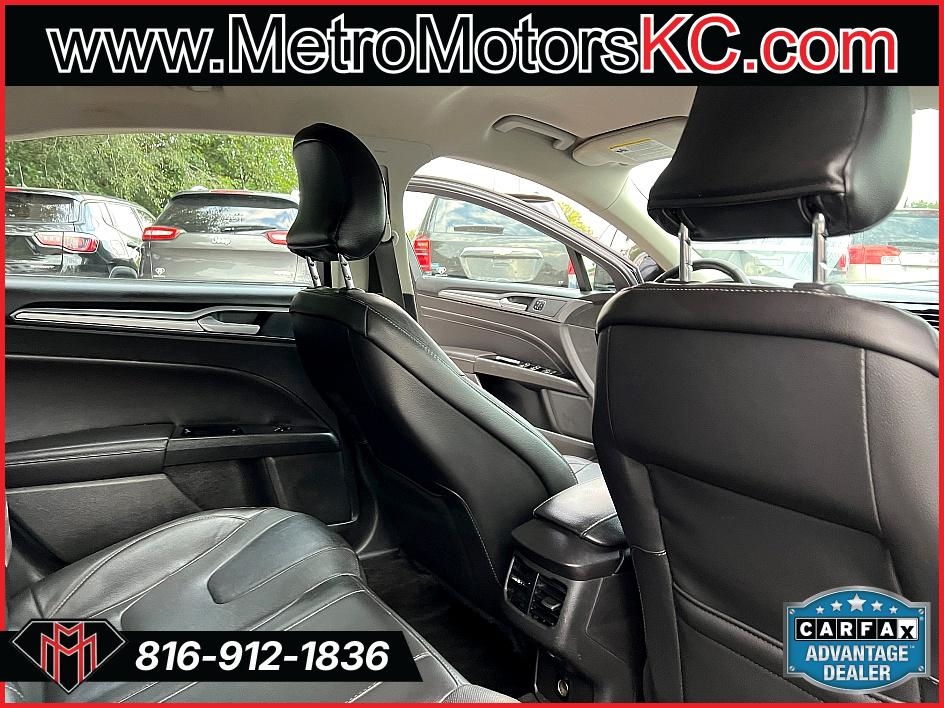 2016 Ford Fusion Titanium photo 23