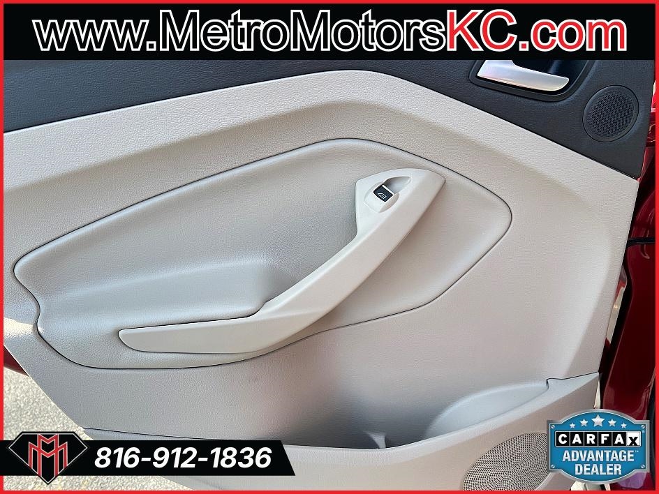 Ford Escape Titanium 4WD 2017