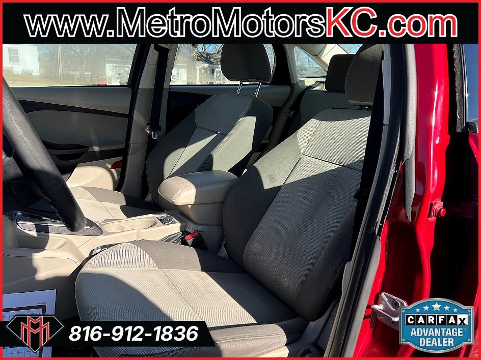 Ford Focus 4dr Sdn SE 2014