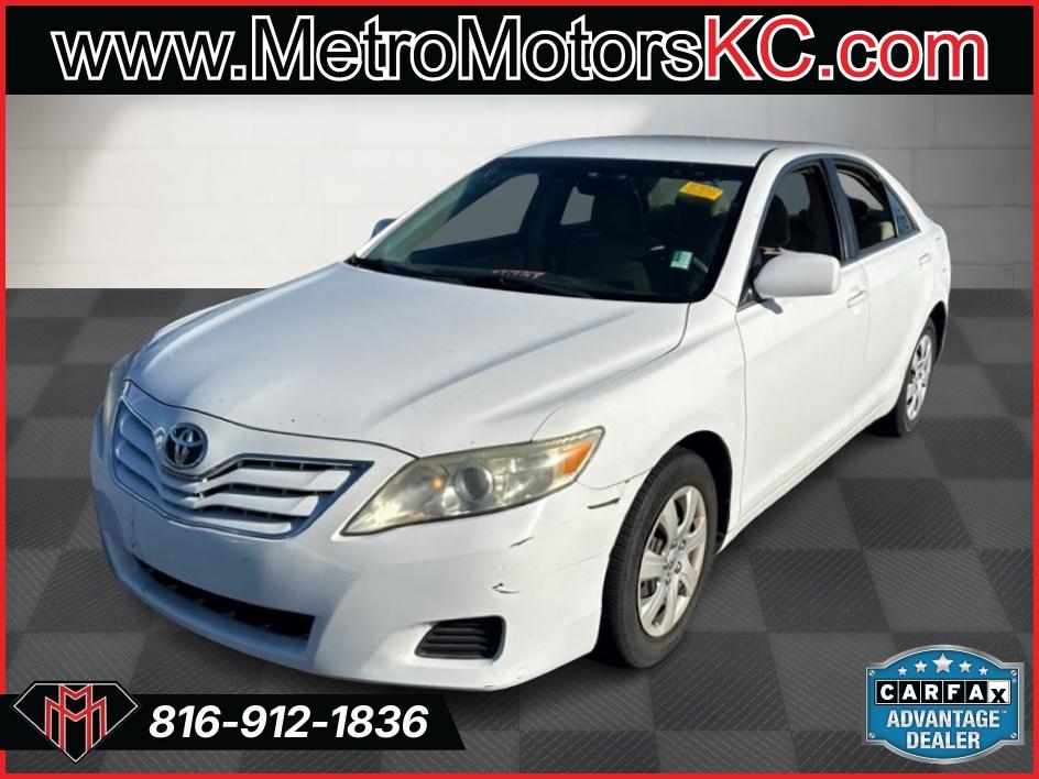Toyota Camry 4dr Sdn I4 Auto LE (Natl) 2011